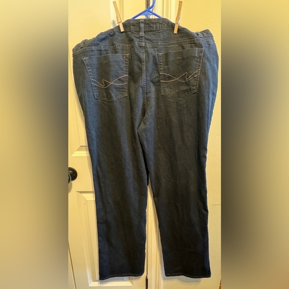 Faded Glory Straight Stretch Eased Women’s Jeans. Size 18 - Picture 5 of 6